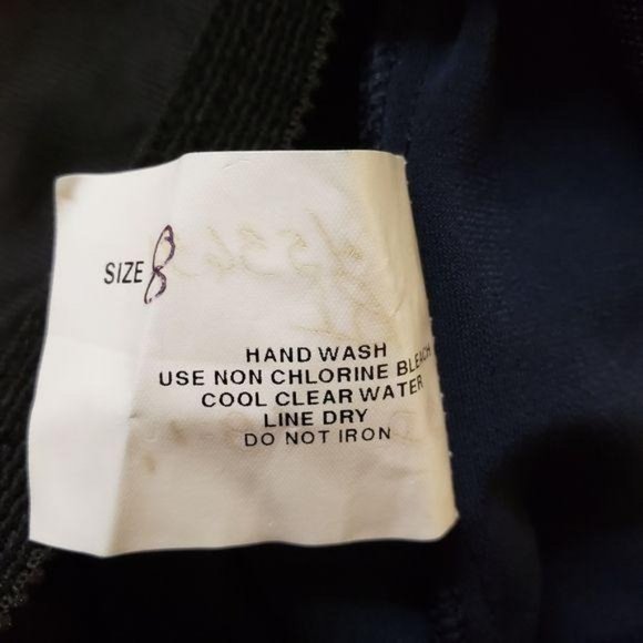 Tankini top NWOT tiered black flattering tankini top style number 453634 size 8 - Picture 4 of 5